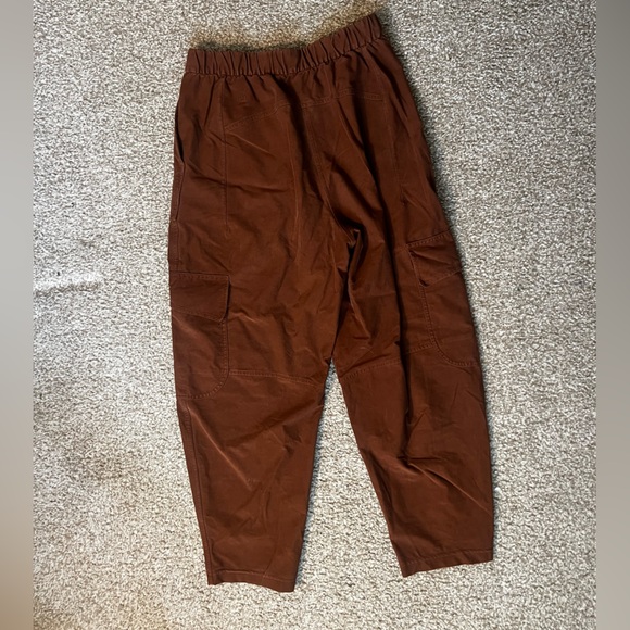 Lululemon Light Utilitech Cargo Pocket High-Rise Pant - Picture 2 of 4